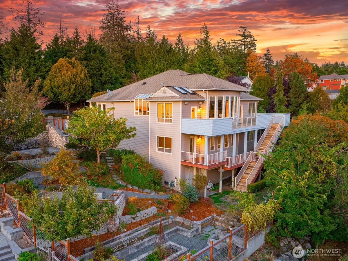 Anacortes, WA 98221,2911 Meridian CT