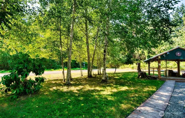 Shelton, WA 98524,170 E Lakeshore DR E
