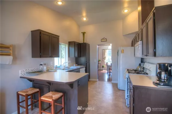 Spanaway, WA 98387,8715 201st ST E