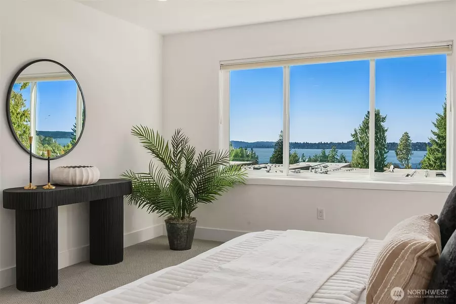 733 4th CT S, Kirkland, WA 98033