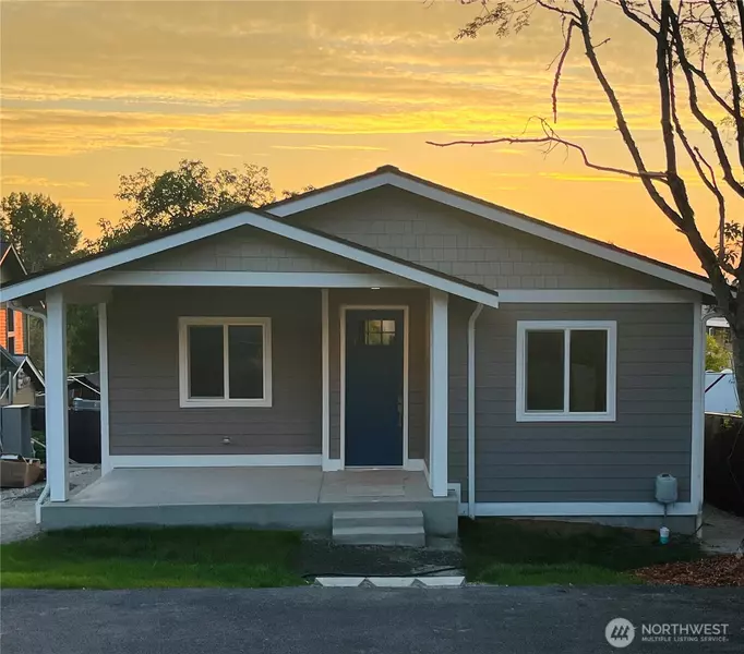 1507 13th AVE #B, Milton, WA 98354