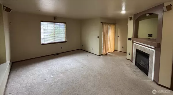 Everett, WA 98204,11805 12th AVE W
