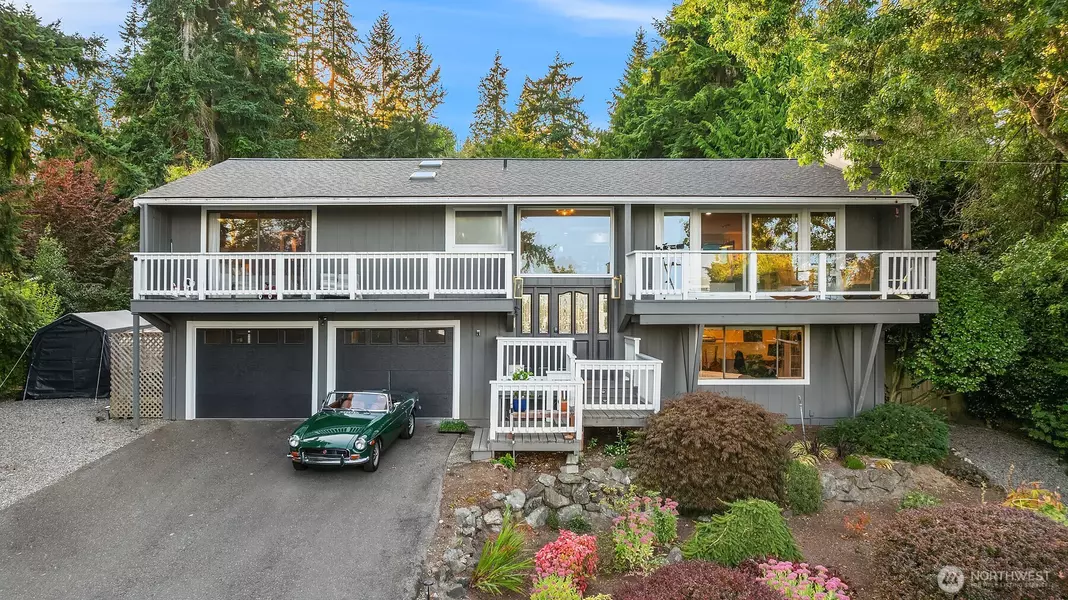 12079 Sunrise DR NE, Bainbridge Island, WA 98110