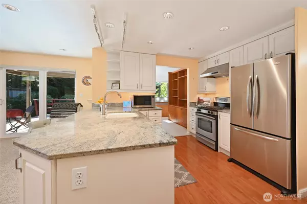Bellevue, WA 98007,15047 12th ST NE
