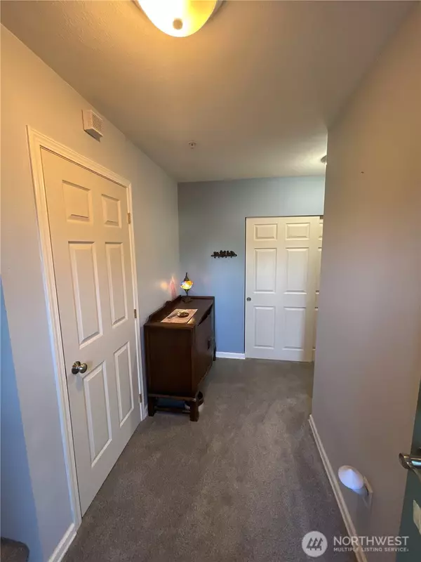 Everett, WA 98203,8204 Spokane DR #302