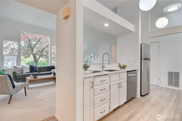 Issaquah, WA 98029,4228 221st PL SE #1083