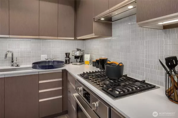 Seattle, WA 98104,800 Columbia ST #515