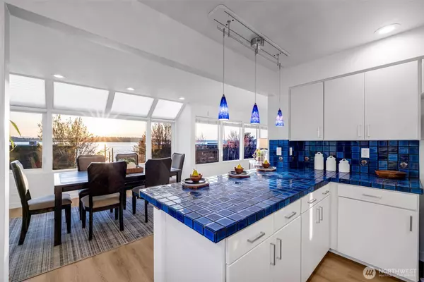 Kirkland, WA 98033,818 Lake ST S #818