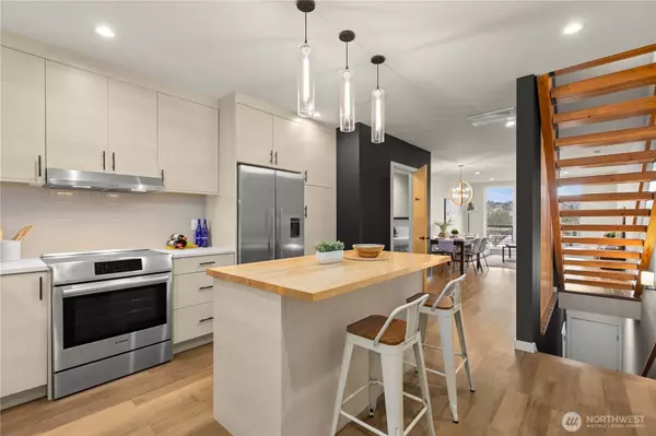 Seattle, WA 98119,2273 14th AVE W