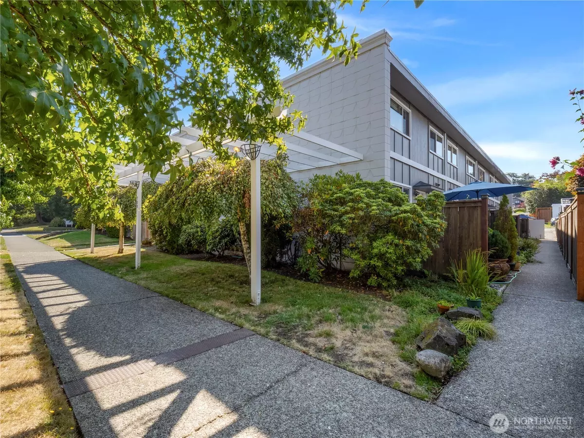 Tacoma, WA 98403,708 N L ST #4