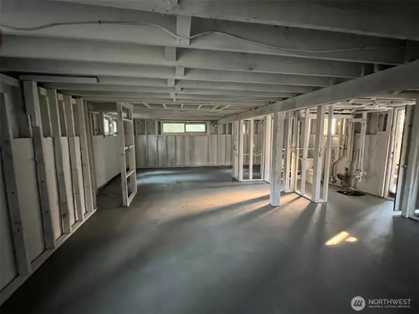 Seattle, WA 98105,4053 NE 55th ST