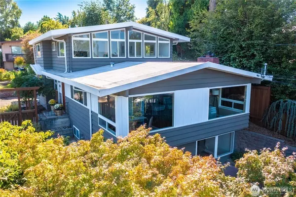 Seattle, WA 98125,3215 NE 103rd ST