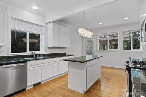 Kent, WA 98031,20352 105th CT SE