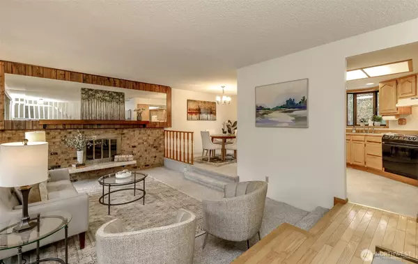 Black Diamond, WA 98010,29722 225th PL SE