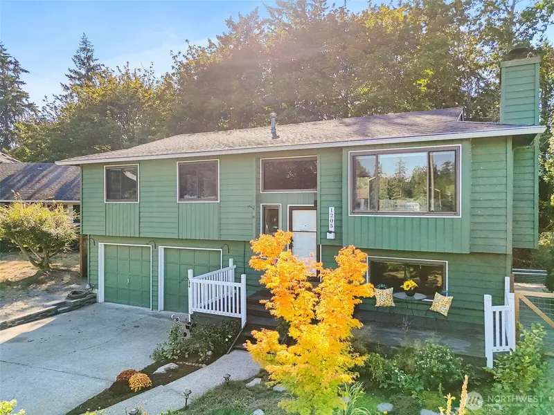 1205 S 236th PL, Des Moines, WA 98198