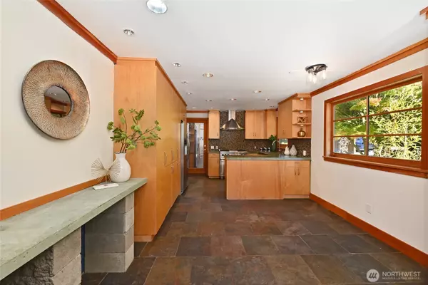 Mercer Island, WA 98040,3911 88TH AVE SE