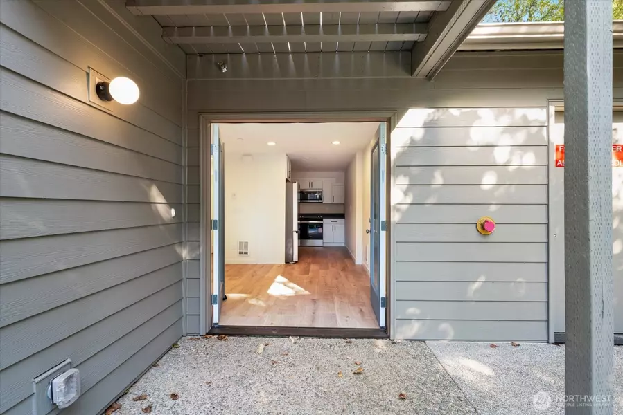 6440 139th PL NE #1, Redmond, WA 98052