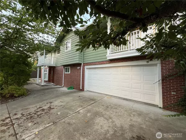 112 162nd AVE SE, Bellevue, WA 98008