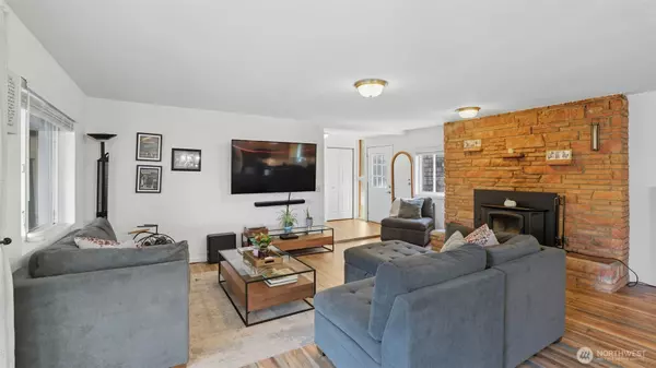 Renton, WA 98058,17268 SE Petrovitsky RD