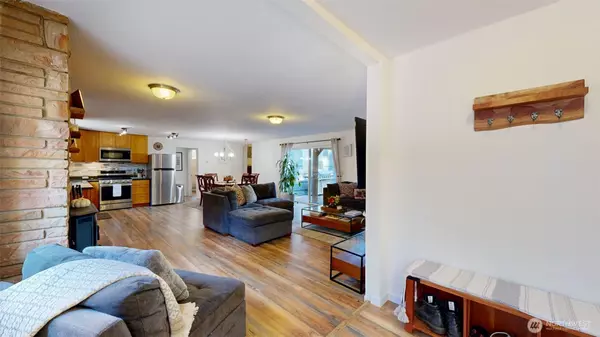 Renton, WA 98058,17268 SE Petrovitsky RD