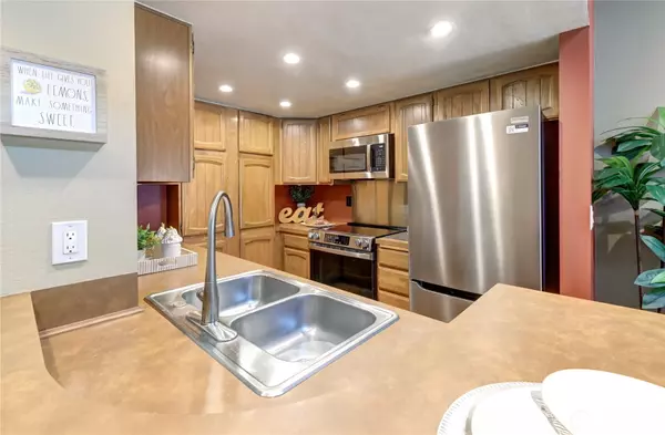 Kirkland, WA 98034,11420 NE 128th ST #53