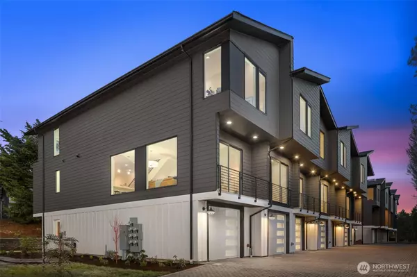 12705 NE 144th ST #B, Kirkland, WA 98034