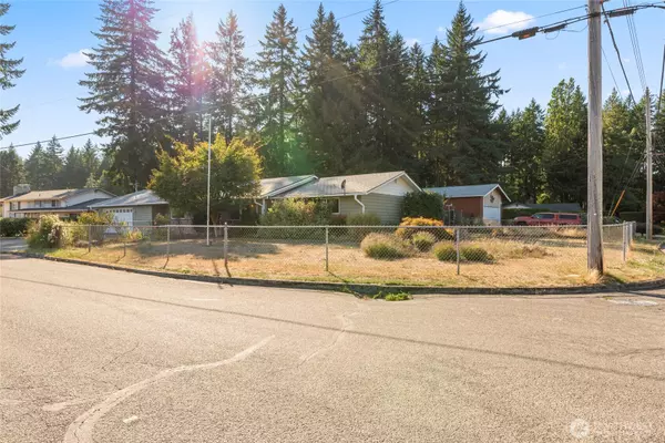 Port Orchard, WA 98366,2116 Pine Tree DR SE