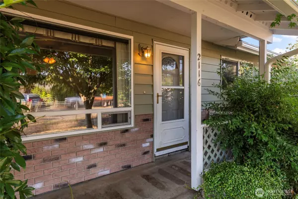 Port Orchard, WA 98366,2116 Pine Tree DR SE