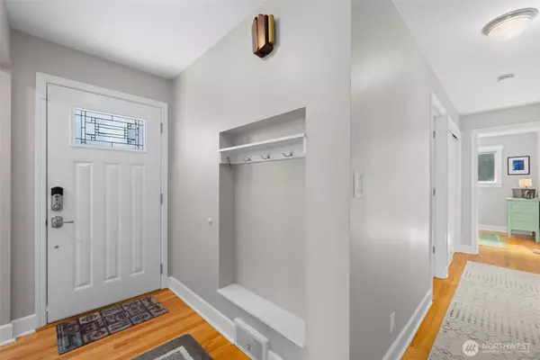 Burien, WA 98166,16717 Marine View DR SW