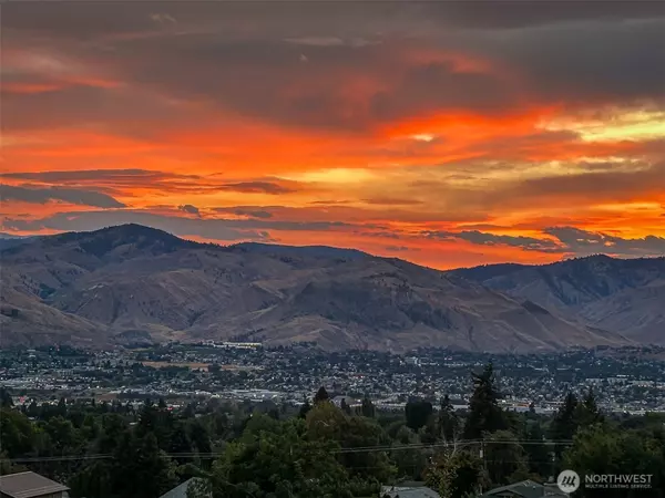 East Wenatchee, WA 98802,1810 9th ST NE