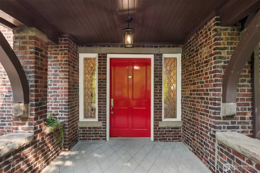 718 E Aloha ST #10, Seattle, WA 98102