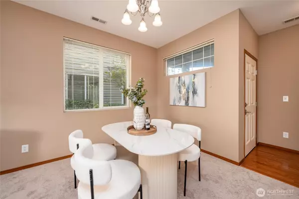 Auburn, WA 98002,1312 51st PL NE #305