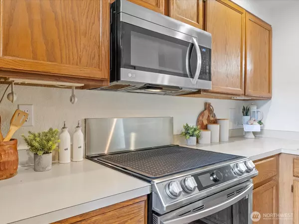 Edmonds, WA 98026,7606 201st ST SW #G