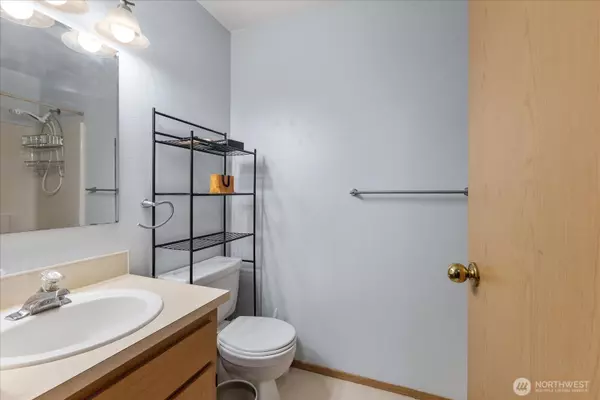 Edmonds, WA 98026,21225 76th AVE W #A4