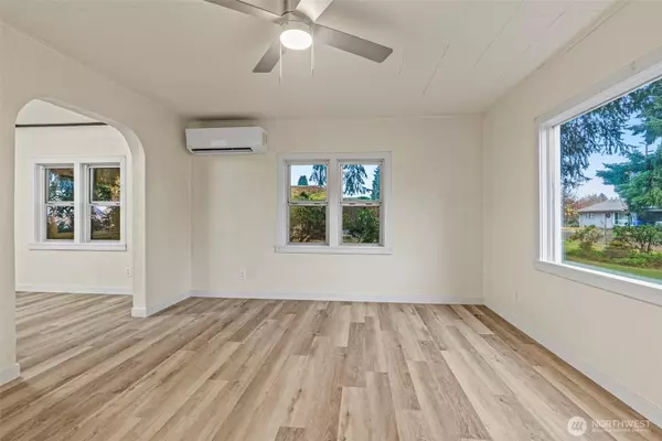 Castle Rock, WA 98611,741 5th AVE SW