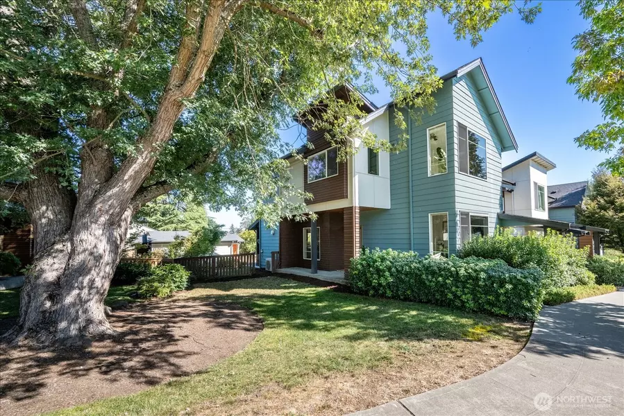 3016 S Adams ST, Seattle, WA 98108