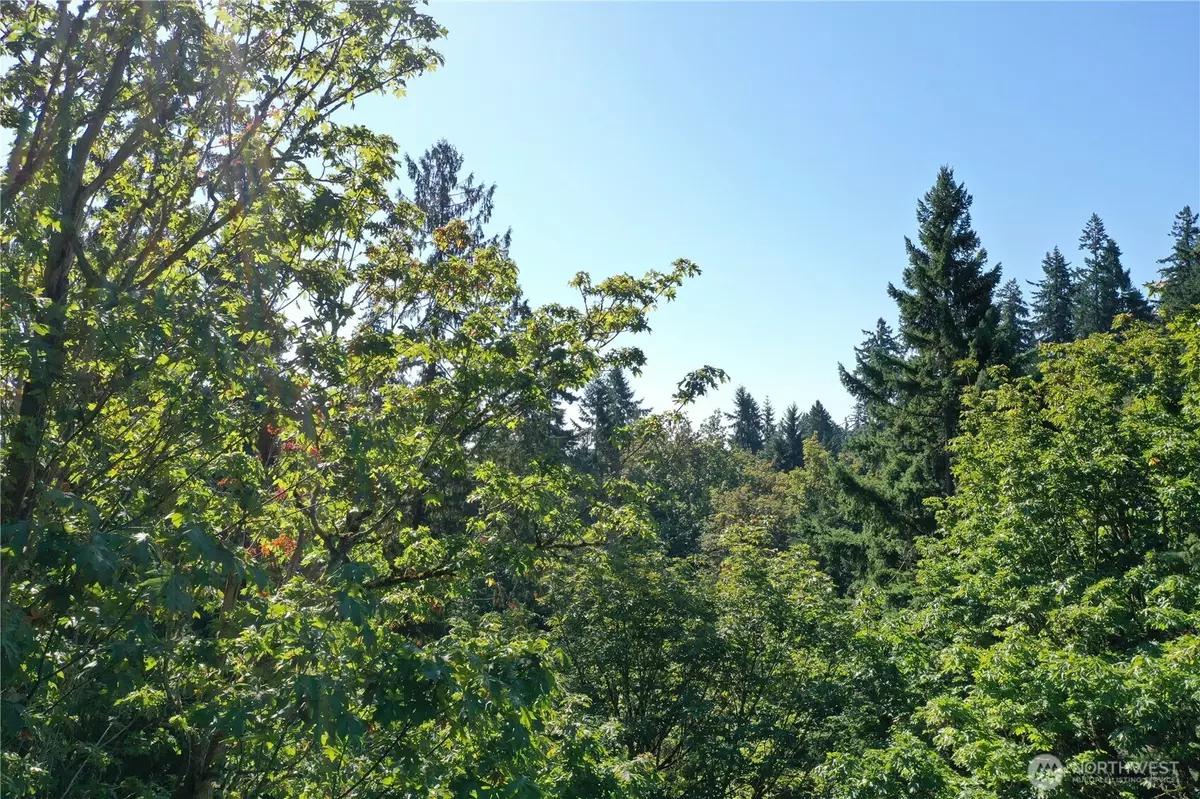 Mercer Island, WA 98040,9458 SE 47th ST