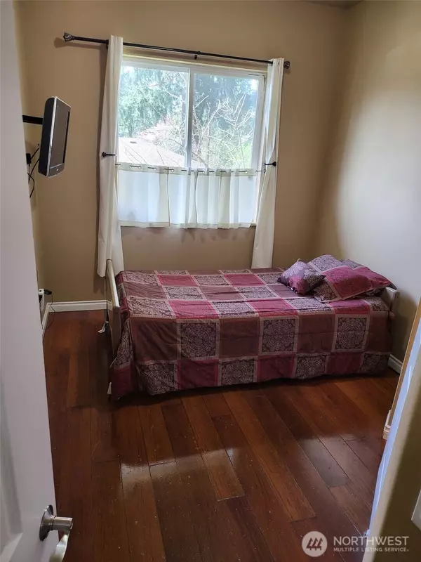 Federal Way, WA 98003,Address not disclosed