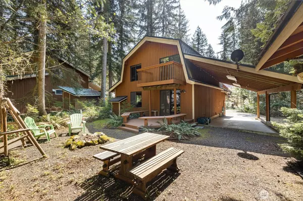 7140 St Helens PL, Deming, WA 98244