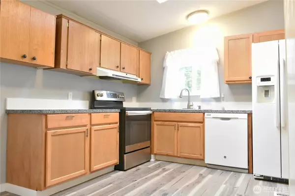 Raymond, WA 98577,1119 Ballentine ST