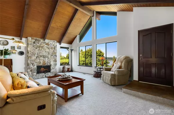 Vashon, WA 98070,6809 SW Maury Park RD