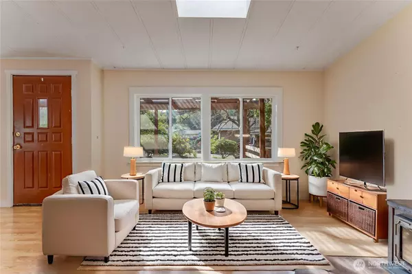 Port Townsend, WA 98368,2055 Victoria AVE