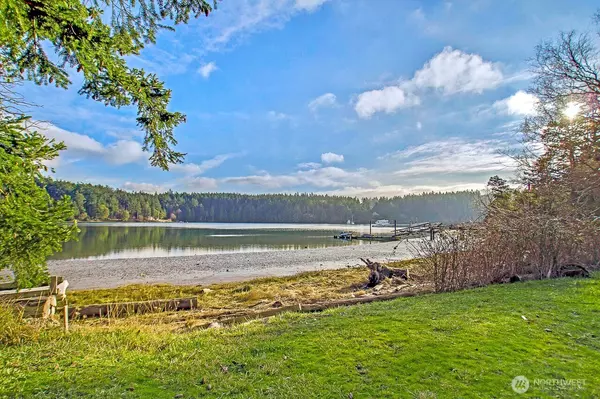Friday Harbor, WA 98250,227 De Haro LN
