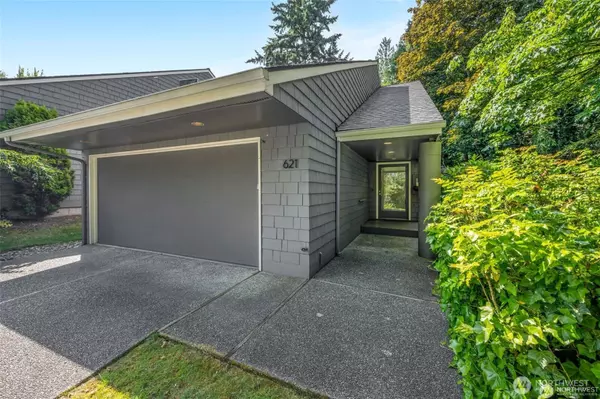Bellevue, WA 98004,621 Bellevue WAY SE