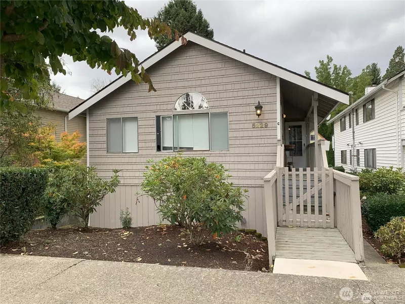5229 Fauntleroy WAY SW, Seattle, WA 98136