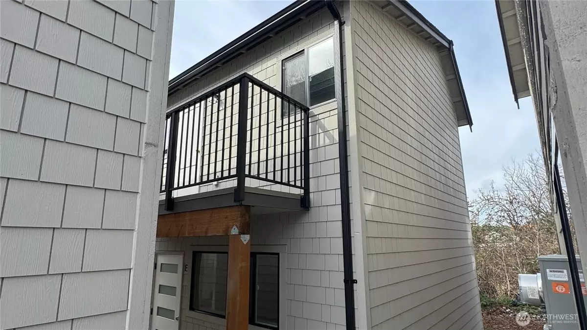 Oak Harbor, WA 98277,476 SE Barrington Dr #E