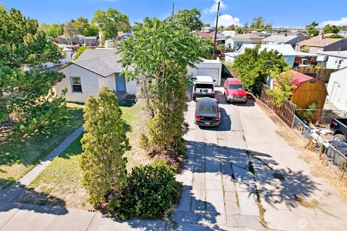 Moses Lake, WA 98837,214 W Knolls Vista DR