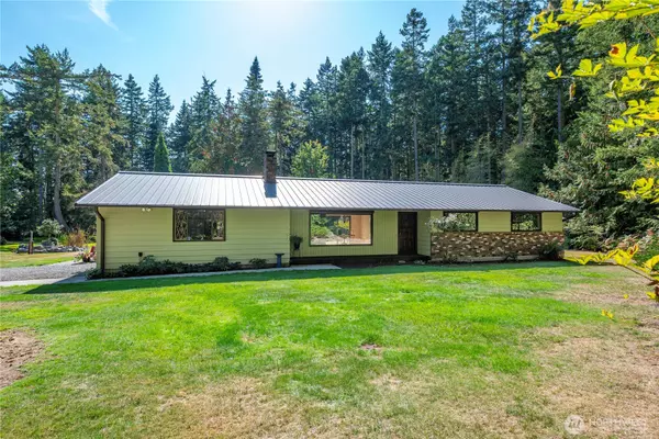 1915 Karen RD, Oak Harbor, WA 98277