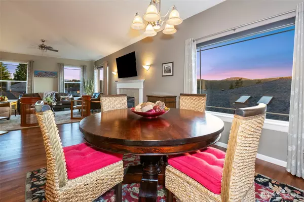 Bremerton, WA 98312,6006 Osprey CIR