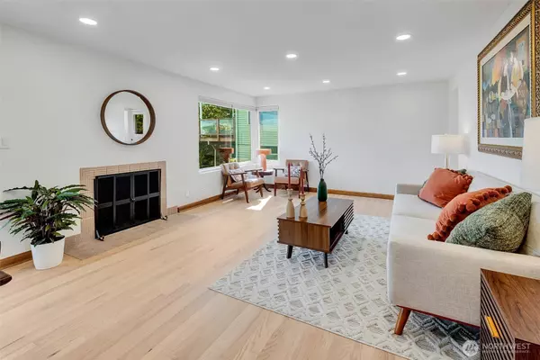 Seattle, WA 98118,9804 63rd AVE S